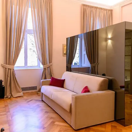 Bed & Breakfast Savoia 4*